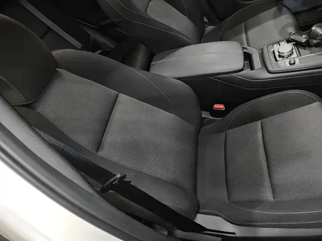 Mazda CX-30 EV — Фото автомобиля 24