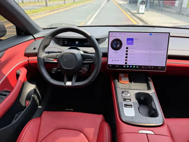 Xiaomi SU7 — Фото автомобиля 11