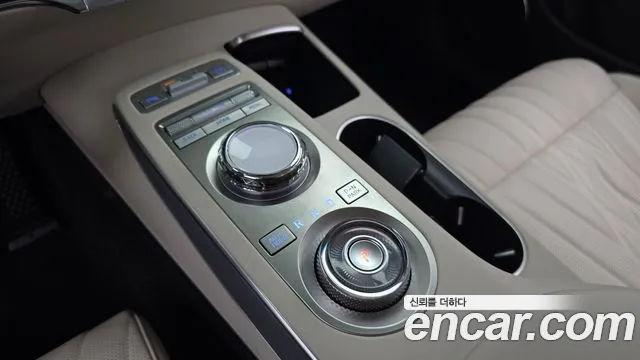 Genesis GV70 2.5T Бензин AWD — Фото автомобиля 8
