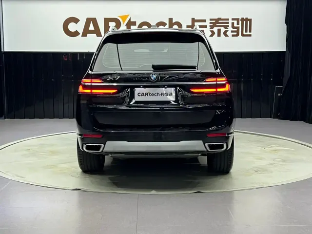 BMW X7 — Фото автомобиля 24