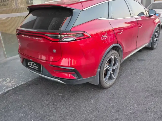 BYD Tang — Фото автомобиля 9