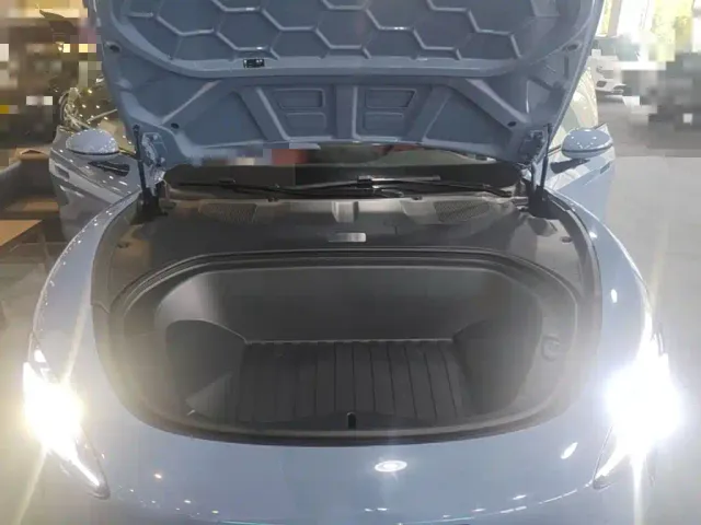 Xiaomi SU7 — Фото автомобиля 19