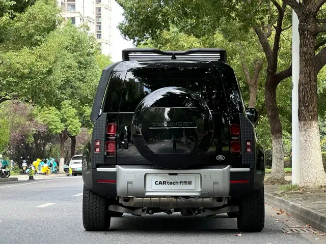 Land Rover Defender — Фото автомобиля 22