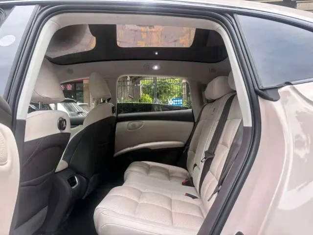 IM Motors LS6 — Фото автомобиля 4