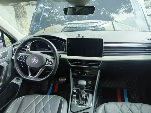 Volkswagen Tiguan L PHEV — Фото автомобиля 12