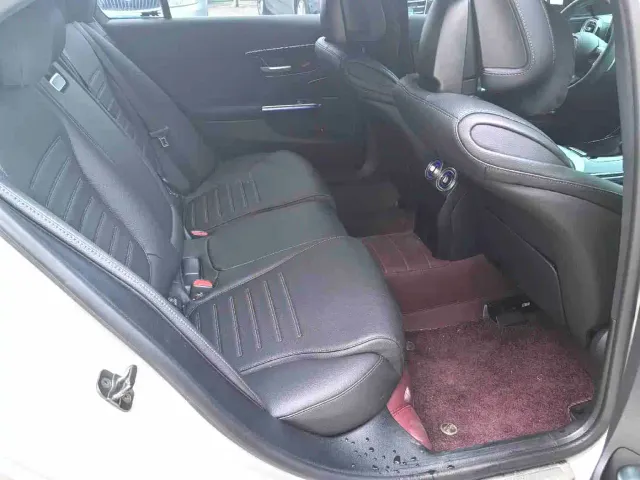 Mercedes-Benz C-Class — Фото автомобиля 8