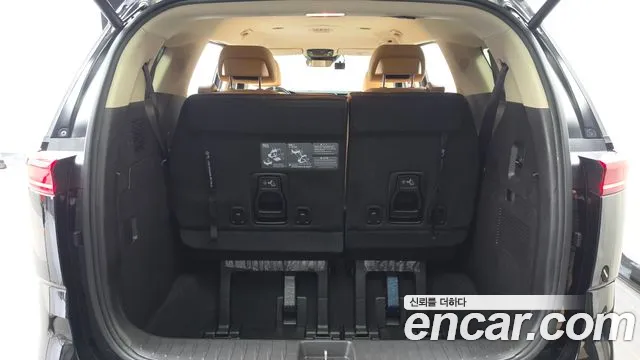 Kia Canival Carnival 4 поколение Бензин 7 мест Signature — Фото автомобиля 17