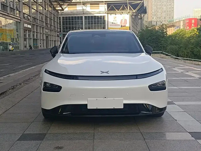 Xpeng P7 — Фото автомобиля 2