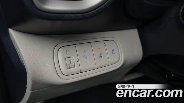 Hyundai Venue — Фото автомобиля 18