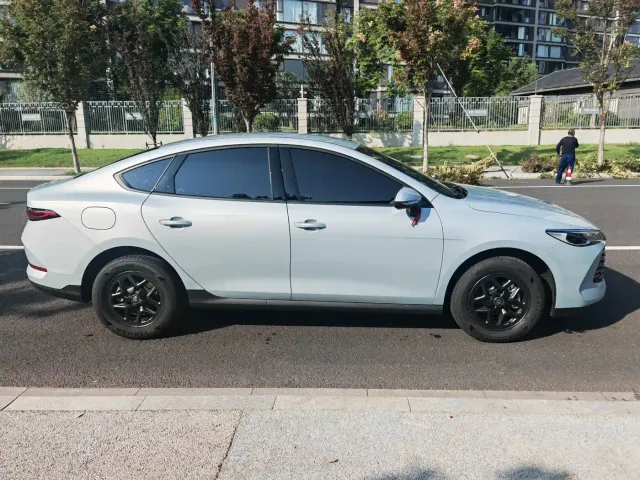 BYD Qin PLUS — Фото автомобиля 4