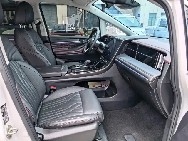 GAC Trumpchi M8 — Фото автомобиля 17