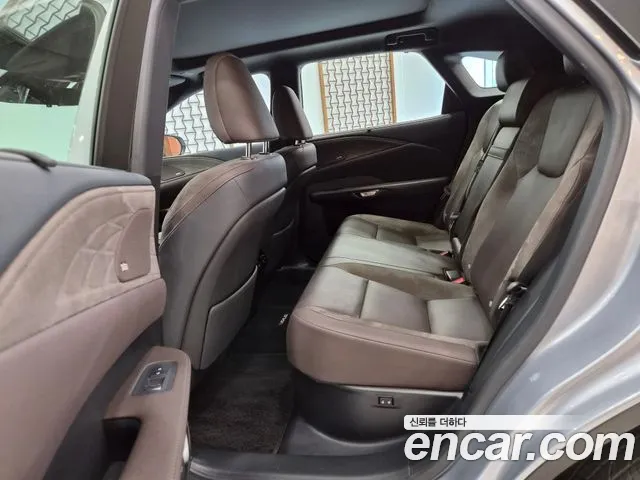 Lexus RX — Фото автомобиля 14