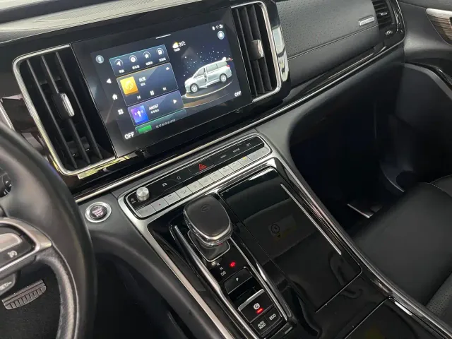 GAC Trumpchi M8 — Фото автомобиля 21