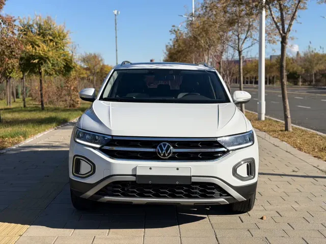 Volkswagen T-Roc — Фото автомобиля 2