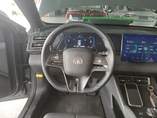 BYD Qin L — Фото автомобиля 10