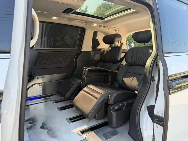 Honda Elysion — Фото автомобиля 14