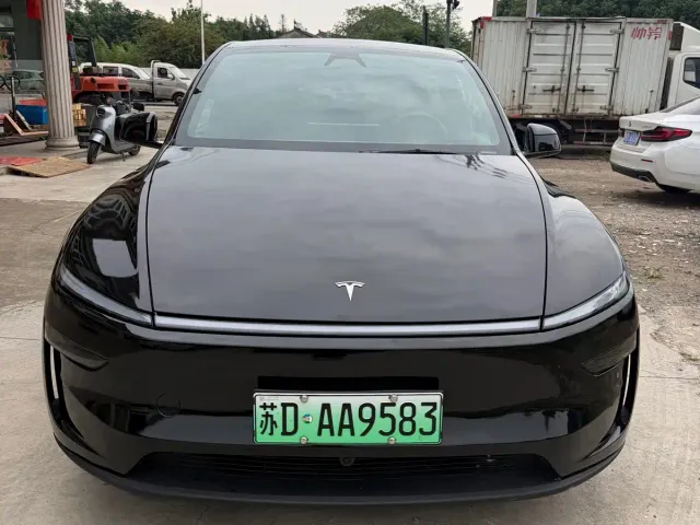 Фотография автомобиля — Tesla Model Y