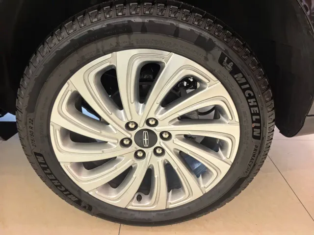 Lincoln Navigator — Фото автомобиля 16