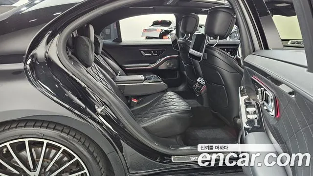 Mercedes-Benz S-Class — Фото автомобиля 12