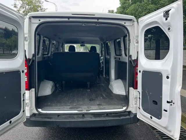Wuling Yangguang — Фото автомобиля 11
