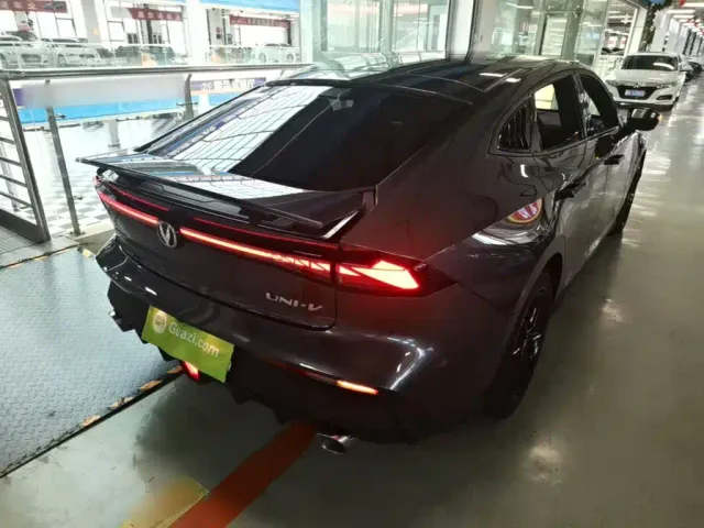 Changan UNI-V — Фото автомобиля 6