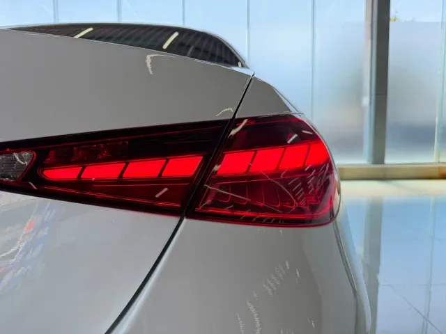 Mercedes-Benz C-Class — Фото автомобиля 12