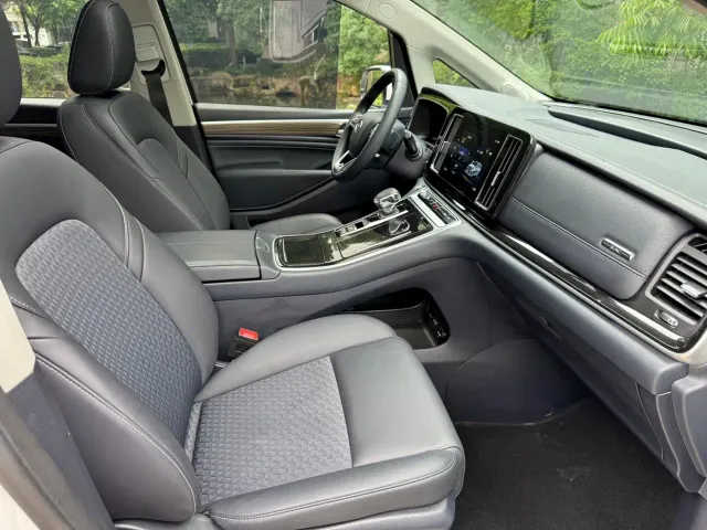 GAC Trumpchi M8 — Фото автомобиля 15