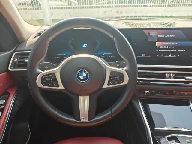 BMW i3 — Фото автомобиля 12
