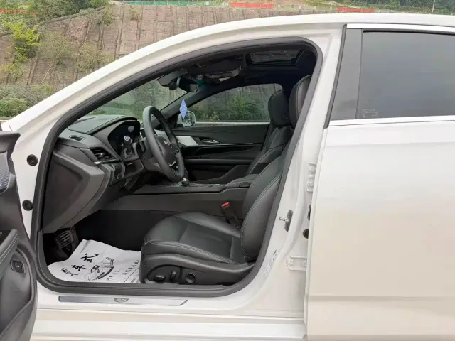 Cadillac CT4 — Фото автомобиля 5
