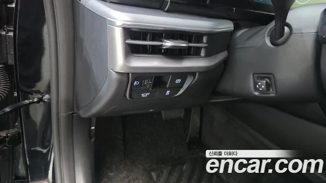 Hyundai Grandeur Grandeur (GN7) 2.5 Бензин 2WD — Фото автомобиля 13