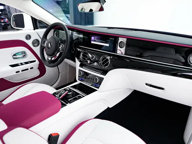Rolls-Royce Spectre — Фото автомобиля 14