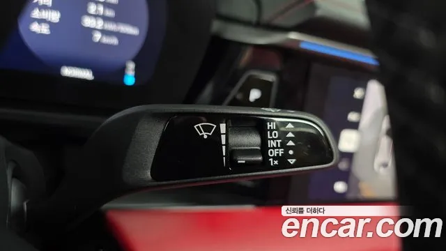 Porsche Macan Electric — Фото автомобиля 30
