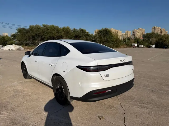 BYD Seal 05 DM-i — Фото автомобиля 15