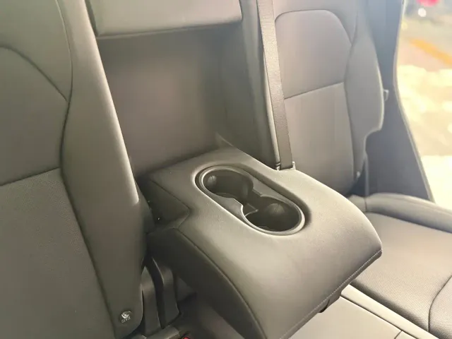 Tesla Model Y — Фото автомобиля 15