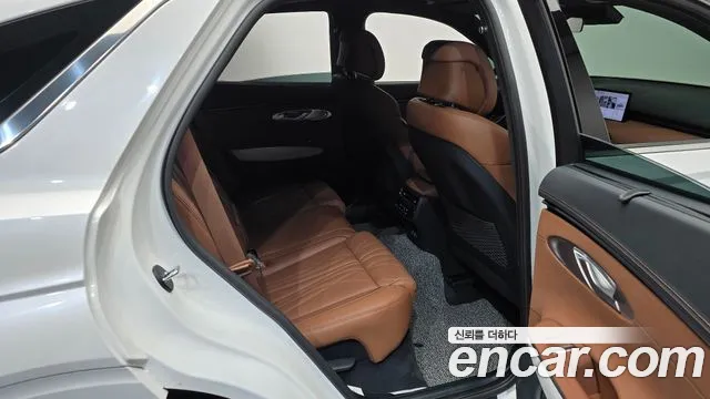 Genesis GV70 — Фото автомобиля 17