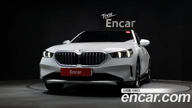 BMW 5-Series — Фото автомобиля 3
