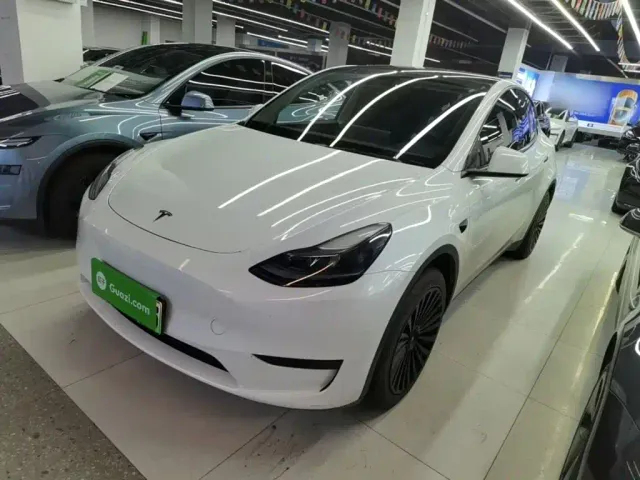 Фотография автомобиля — Tesla Model Y