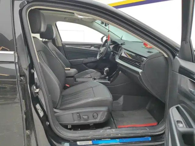 Volkswagen Passat — Фото автомобиля 8