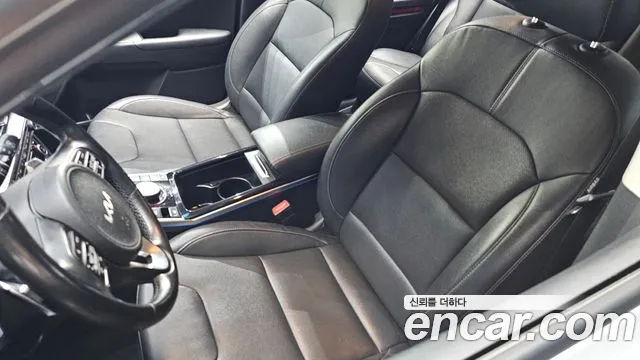Kia Niro — Фото автомобиля 29