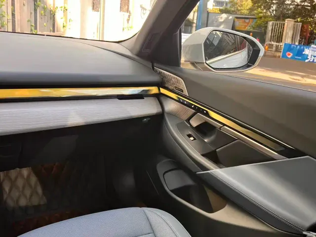 BMW 5 Series — Фото автомобиля 21