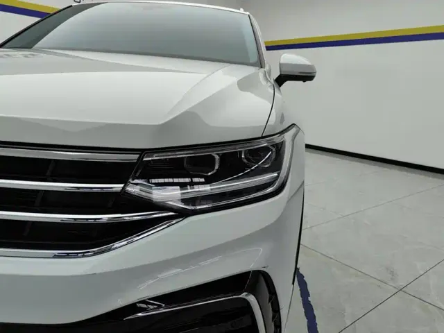 Volkswagen Tiguan L — Фото автомобиля 5