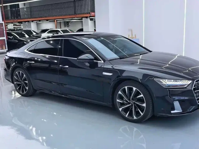 Audi A7L — Фото автомобиля 3