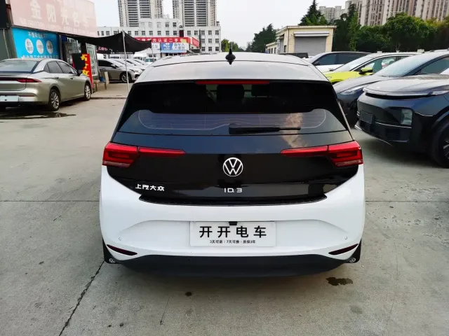 Volkswagen ID.3 — Фото автомобиля 8