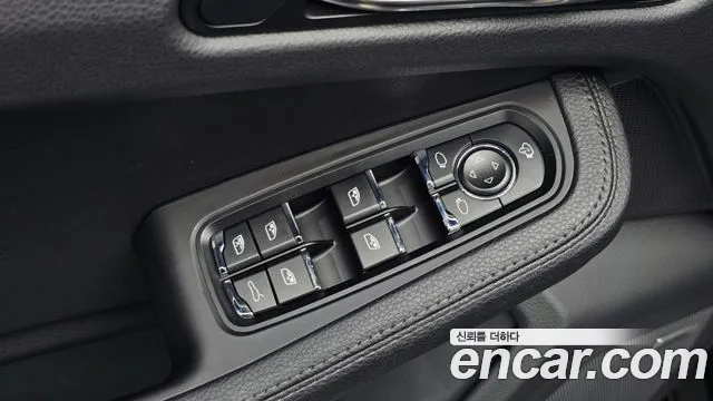 Porsche Macan — Фото автомобиля 26
