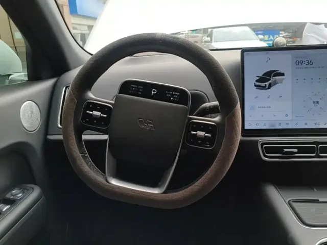 Li Auto L7 — Фото автомобиля 10