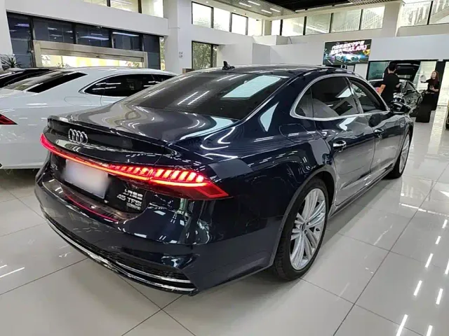 Audi A7L — Фото автомобиля 6