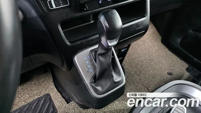 Hyundai Staria — Фото автомобиля 12