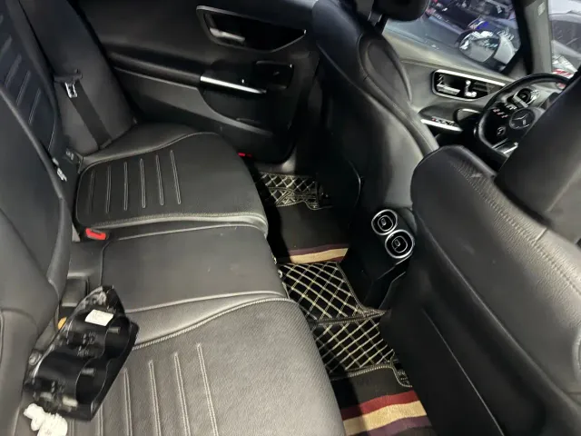 Mercedes-Benz C-Class — Фото автомобиля 10
