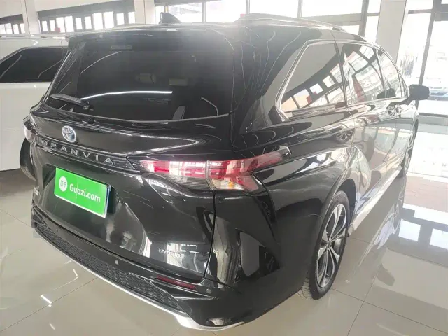 Toyota Granvia — Фото автомобиля 6