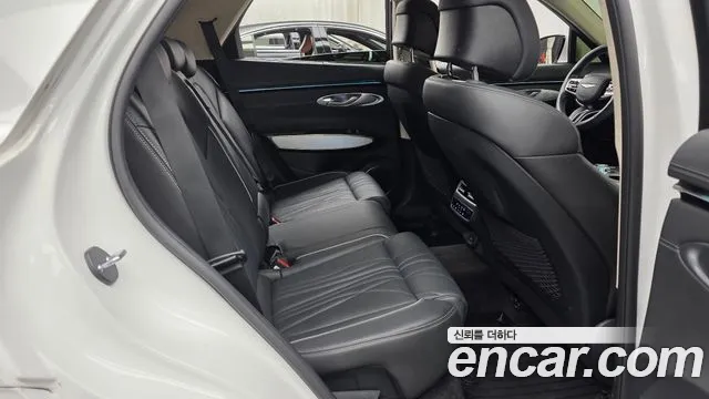 Genesis GV70 2.5T Бензин 2WD — Фото автомобиля 10